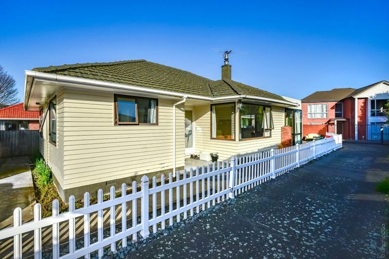 Photo of property in 46 Athol Terrace, Upper Riccarton, Christchurch, 8041