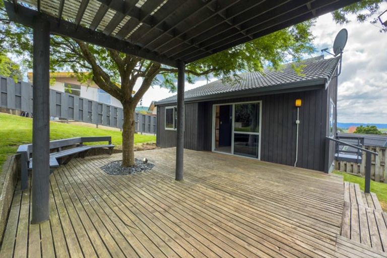 Photo of property in 16 Hillcrest Street, Tirau, 3410