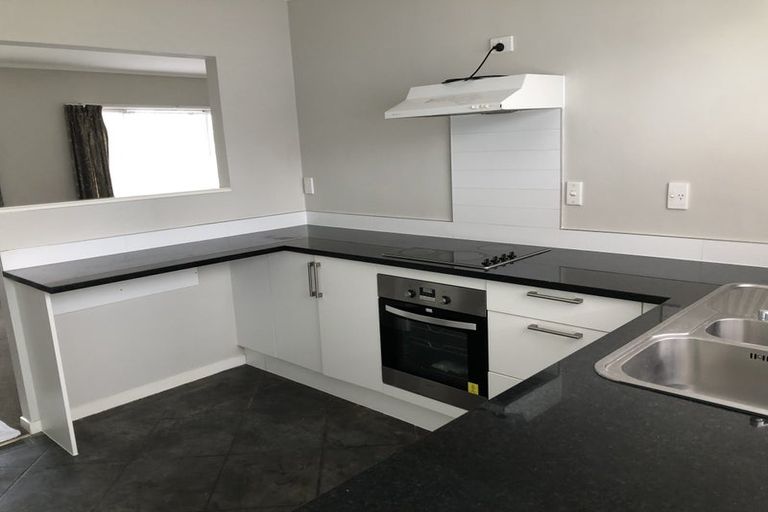 Photo of property in 2/14 Swan Crescent, Pakuranga, Auckland, 2010