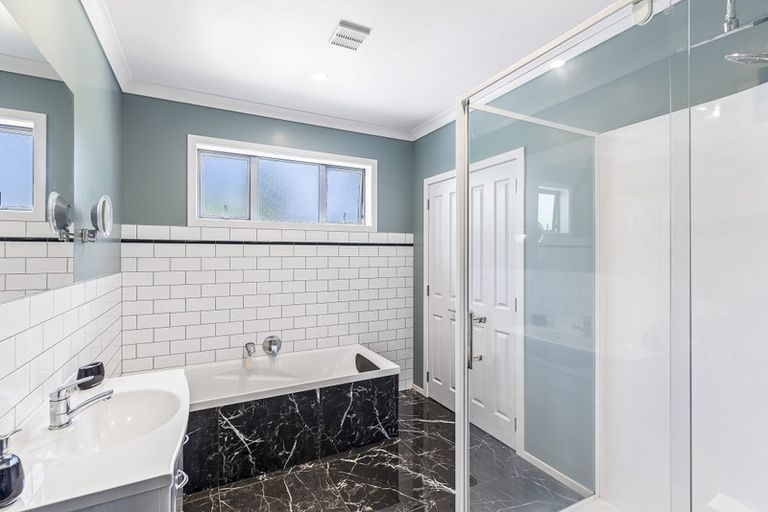 Photo of property in 3-9 Seddon Street, Waikanae, 5036