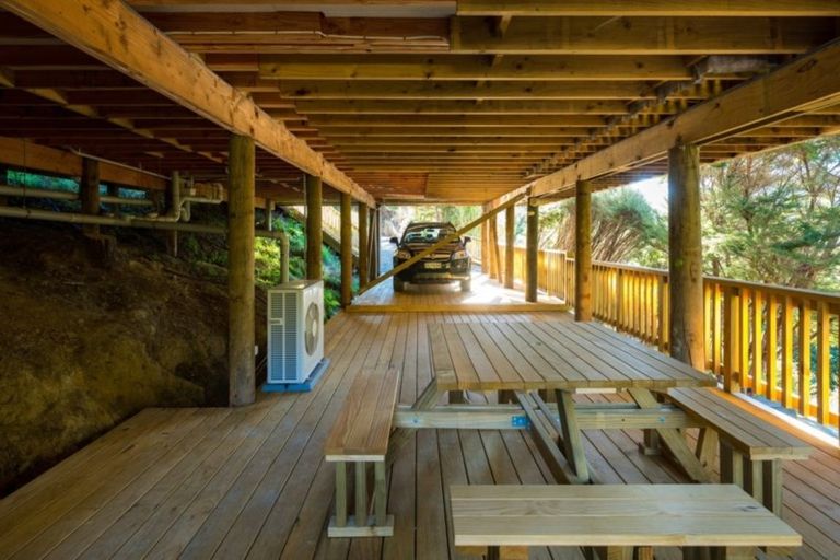 Photo of property in 28 Brough Place, Ngakuta Bay, Picton, 7281