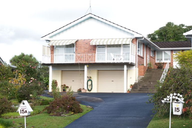 Photo of property in 2/15 Kayeleen Place, Cockle Bay, Auckland, 2014