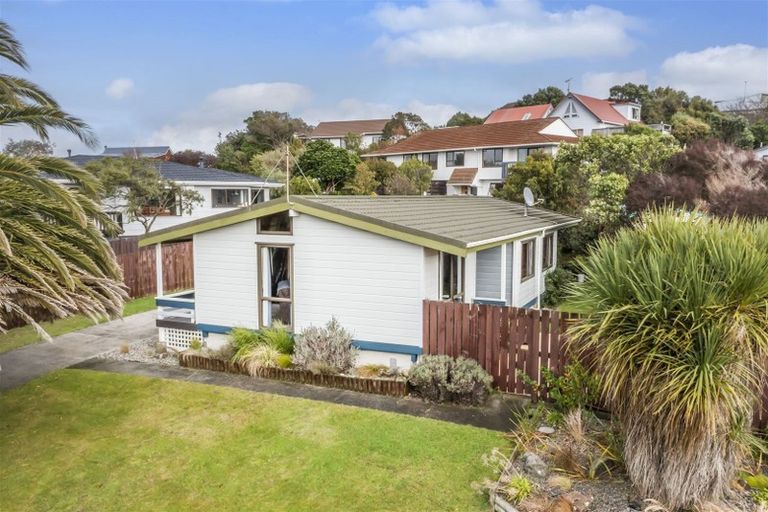 Photo of property in 33 Bodmin Terrace, Camborne, Porirua, 5026