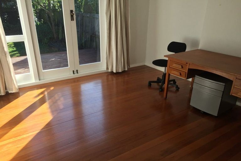 Photo of property in 16 Balgay Street, Upper Riccarton, Christchurch, 8041