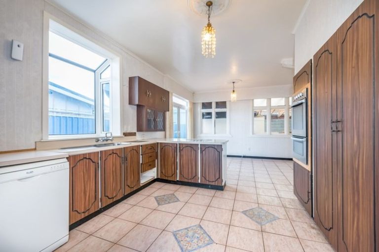 Photo of property in 155 The Esplanade, Petone, Lower Hutt, 5012