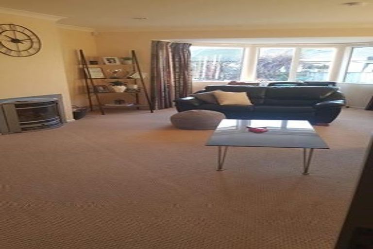 Photo of property in 72a Summerhill Drive, Fitzherbert, Palmerston North, 4410