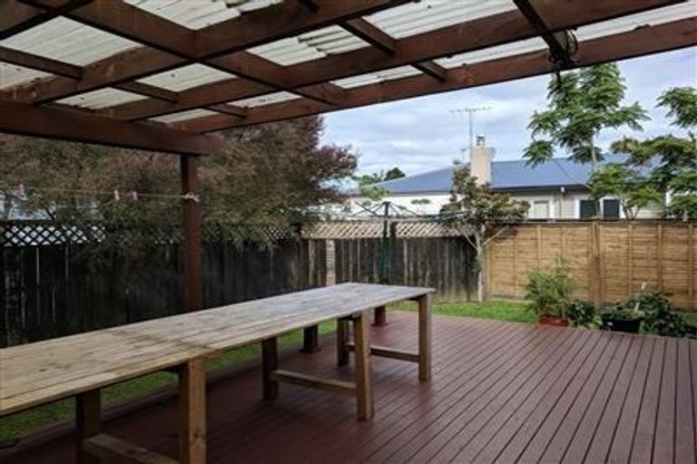 Photo of property in 1/164 Nile Road, Milford, Auckland, 0620