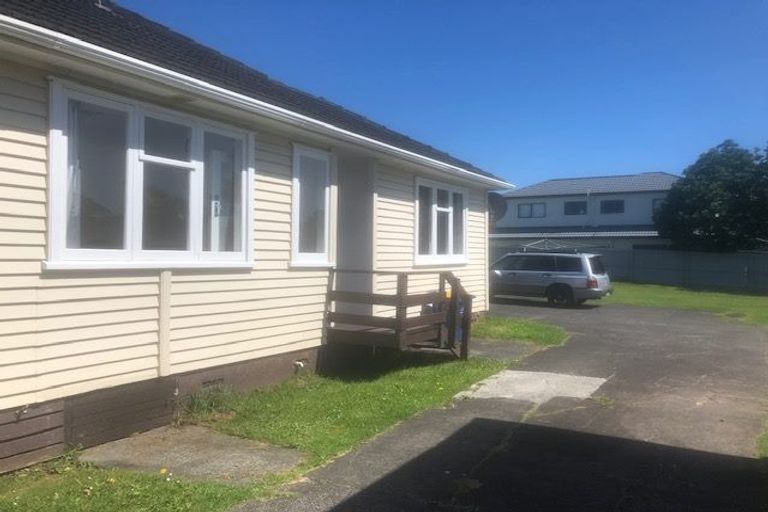 Photo of property in 9 Kotuku Street, Te Atatu Peninsula, Auckland, 0610