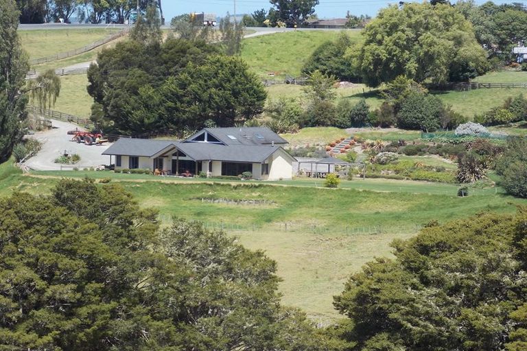 Photo of property in 87 Hurndall Street East, Maungaturoto, 0520