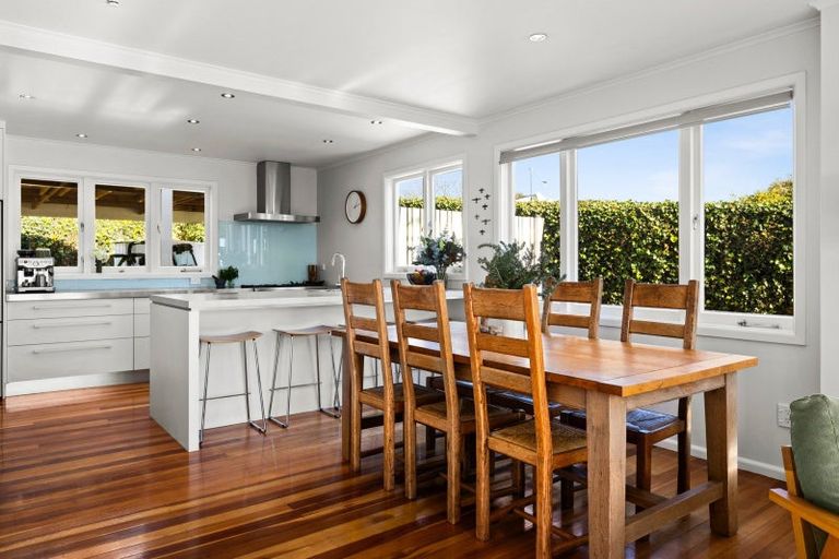 Photo of property in 11 Greenwood Road, Havelock North, 4130