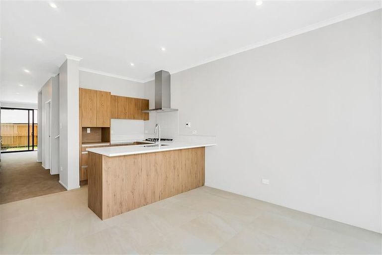 Photo of property in 17 Pukewhero Rise, Westgate, Auckland, 0614