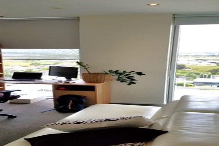 Photo of property in Sentinel Apartments, 1102/3 Northcroft Street, Takapuna, Auckland, 0622