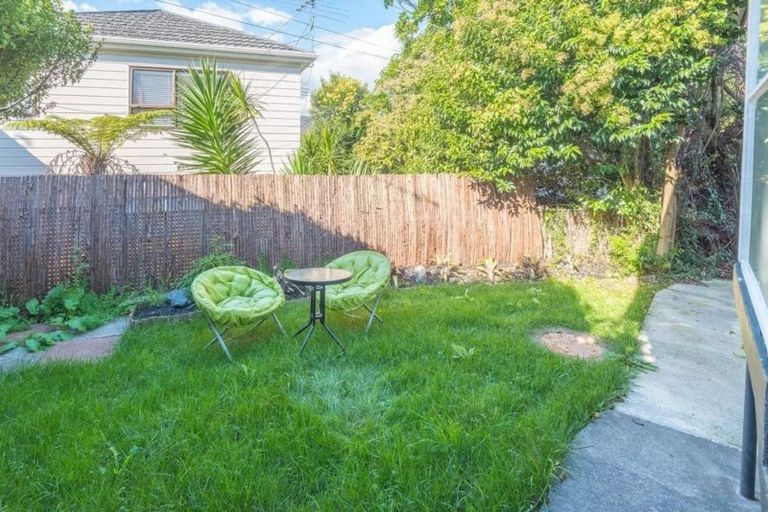 Photo of property in 2/27 Parkhill Road, Mellons Bay, Auckland, 2014