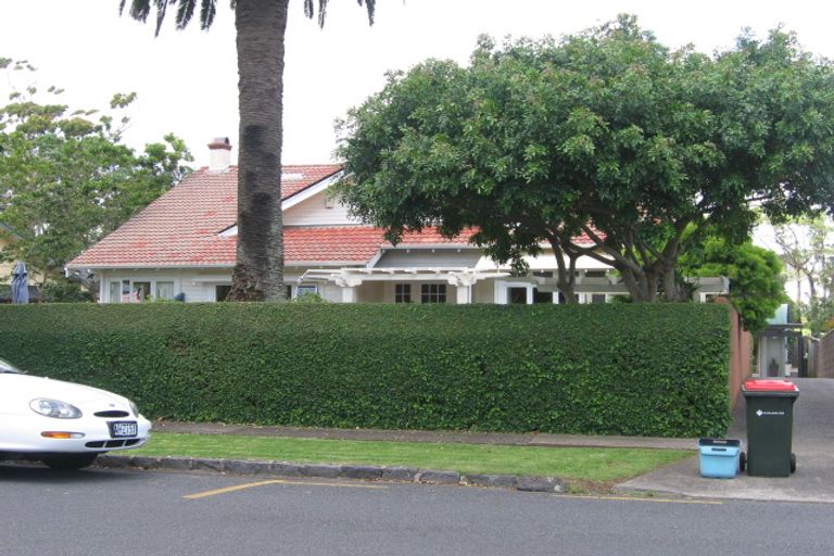 Photo of property in 132 Wheturangi Road, Greenlane, Auckland, 1051