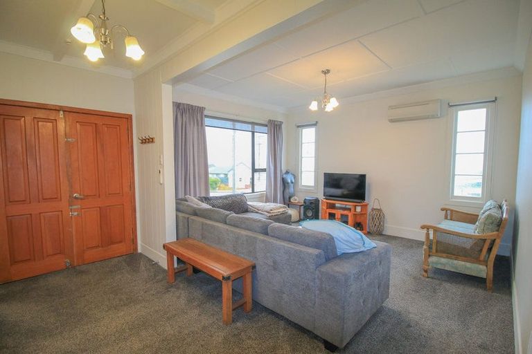 Photo of property in 12 Walker Street, Bluff, 9814