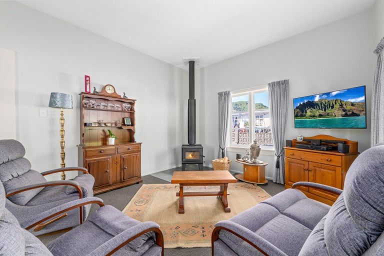 Photo of property in 95a Waikawa Road, Picton, 7220