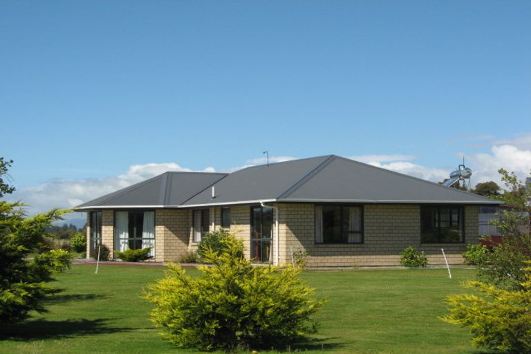 Photo of property in 17 Kew Road, Westport, 7825