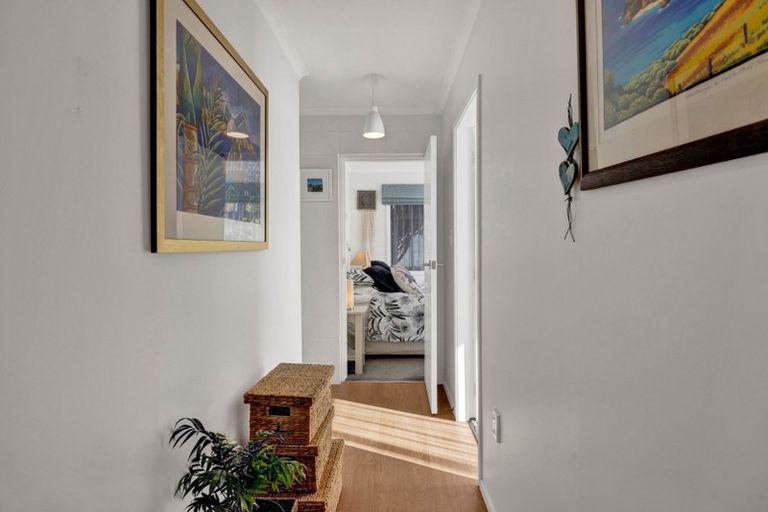 Photo of property in 2/30 Hamblyn Street, Strandon, New Plymouth, 4312