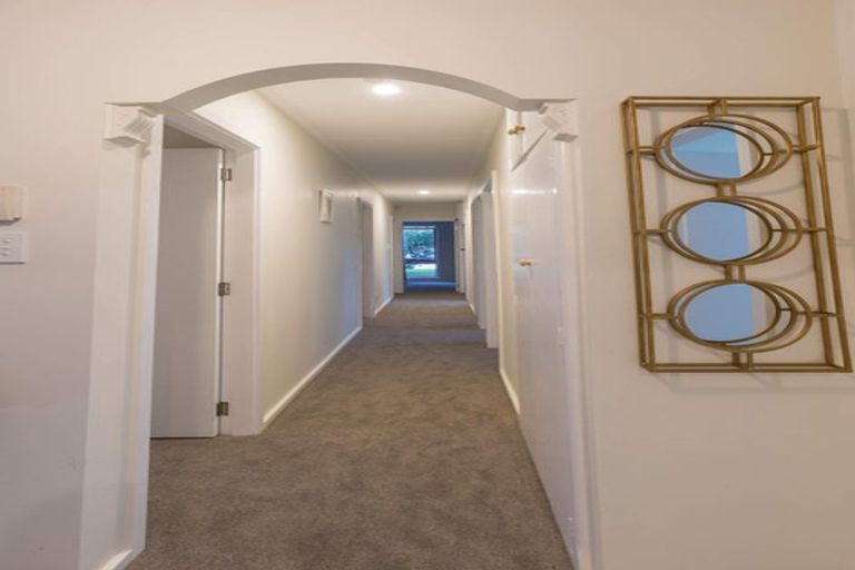 Photo of property in 37 Burnside Crescent, Burnside, Christchurch, 8053