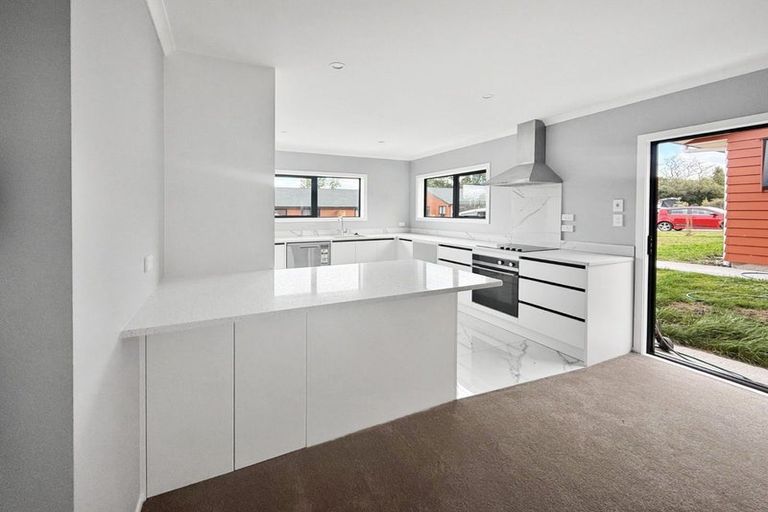 Photo of property in 13 Winnie Close, Acacia Bay, Taupo, 3330