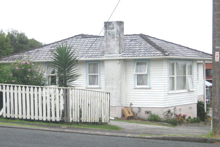 Photo of property in 12 Roberts Road, Glenfield, Auckland, 0629