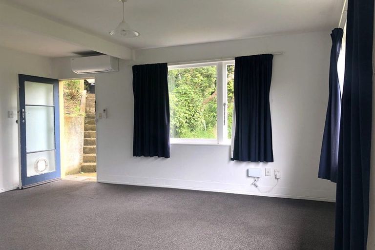 Photo of property in 24 Saint Michaels Crescent, Kelburn, Wellington, 6012