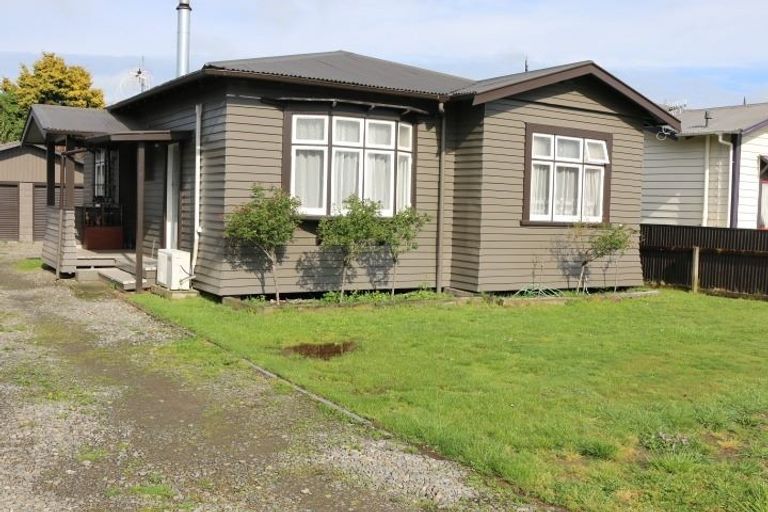 Photo of property in 12 Lyndhurst Street, Takaro, Palmerston North, 4412