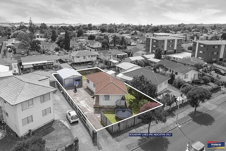 Photo of property in 11 Funnell Place, Manurewa, Auckland, 2102