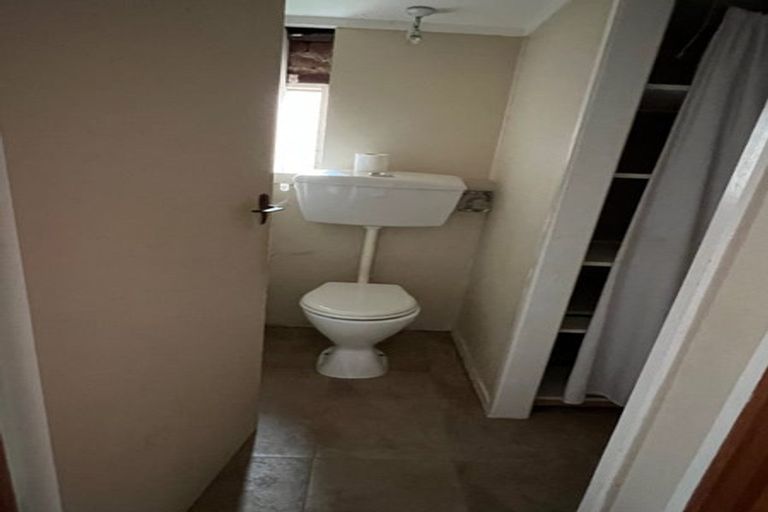 Photo of property in 9 Lewis Road, Pakuranga, Auckland, 2010