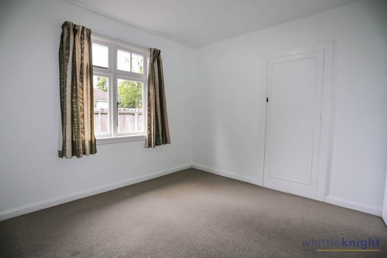 Photo of property in 124 Memorial Avenue, Burnside, Christchurch, 8053