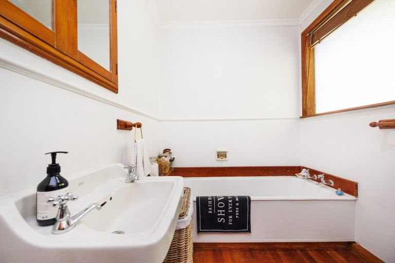 Photo of property in 580 Ferguson Street, Terrace End, Palmerston North, 4410