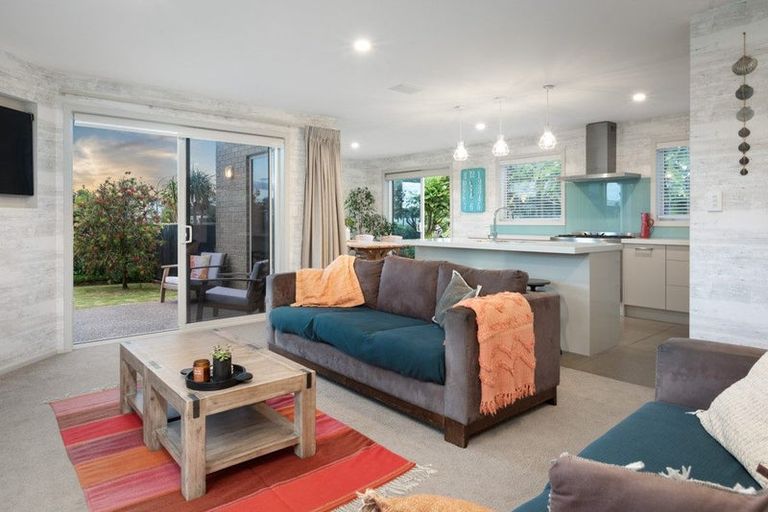 Photo of property in 30 Surfers Avenue, Waihi Beach, 3611