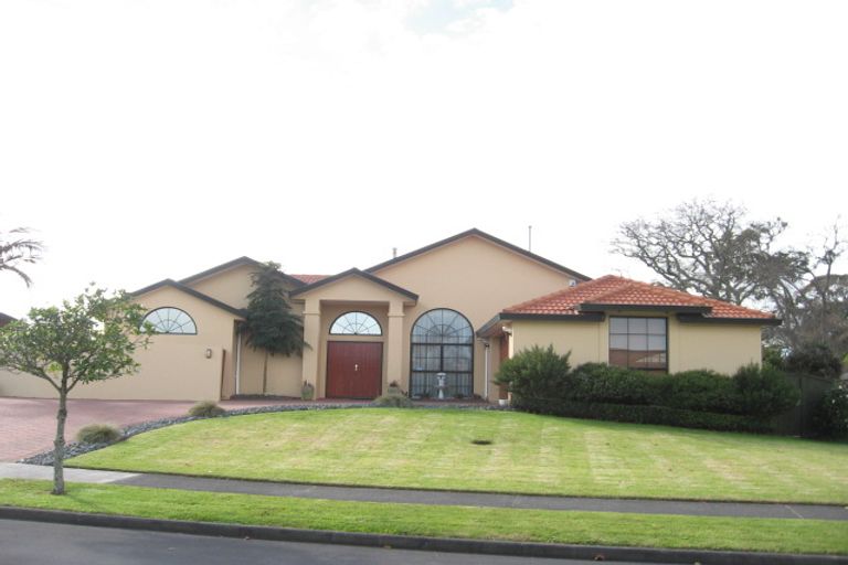 Photo of property in 6 Glenross Drive, Wattle Downs, Auckland, 2103