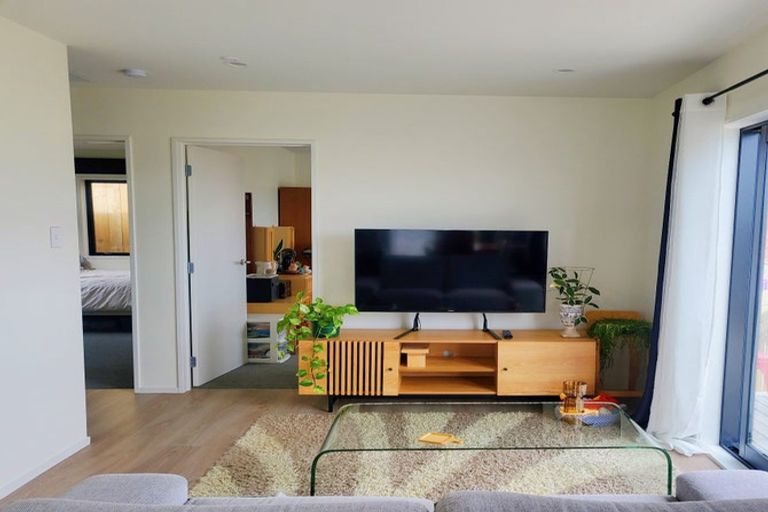 Photo of property in 36 Barbados Drive, Unsworth Heights, Auckland, 0632