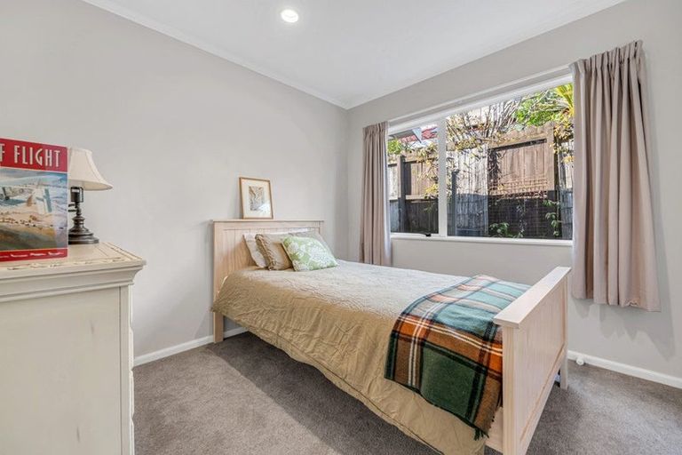 Photo of property in 5 Bronte Place, Somerville, Auckland, 2014