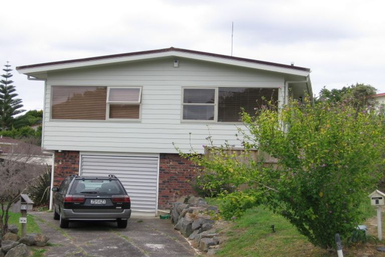 Photo of property in 11 Rosecamp Road, Beach Haven, Auckland, 0626