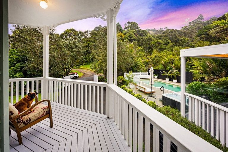 Photo of property in 1-9 Deirdre Place, Titirangi, Auckland, 0604