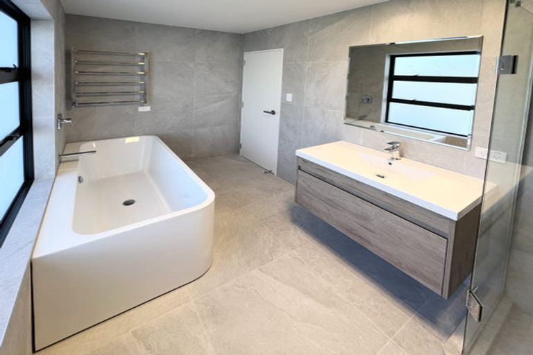 Photo of property in 107c Bond Crescent, Forrest Hill, Auckland, 0620