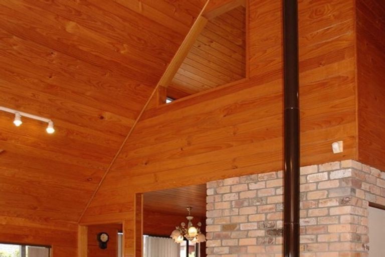 Photo of property in 7 Venus Place, Half Moon Bay, Auckland, 2012