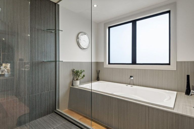 Photo of property in 255 Clifton Road, Whitford, Howick, 2571