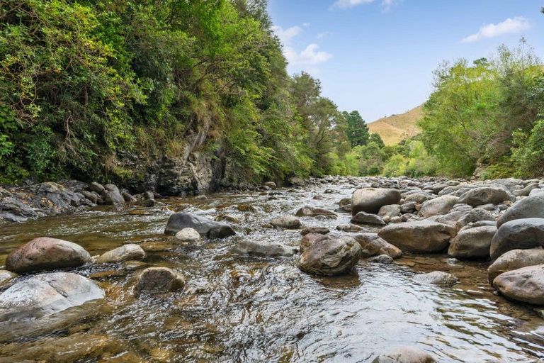 Photo of property in 93 Mount Holdsworth Road, Mount Holdsworth, Carterton, 5791