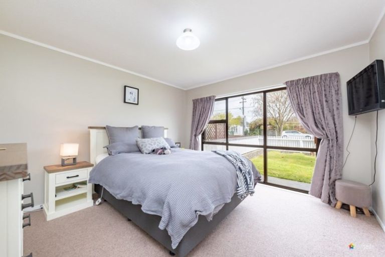 Photo of property in 1/22 Henry Street, Ebdentown, Upper Hutt, 5018