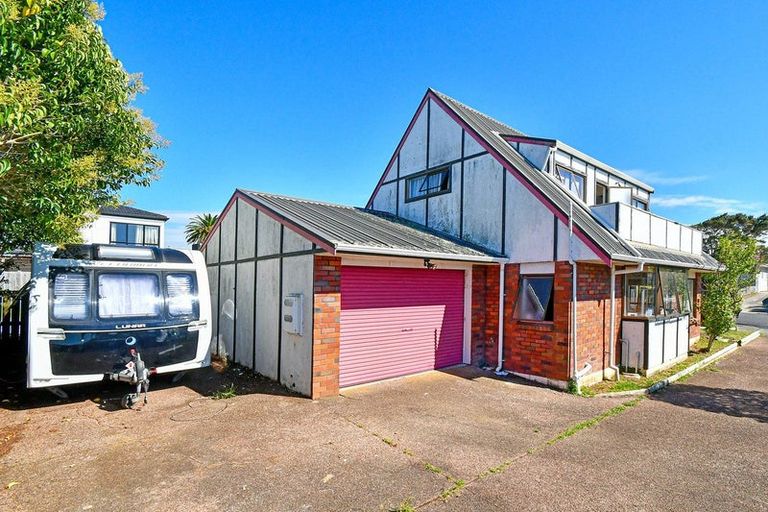 Photo of property in 1/23 Beihlers Road, Weymouth, Auckland, 2103