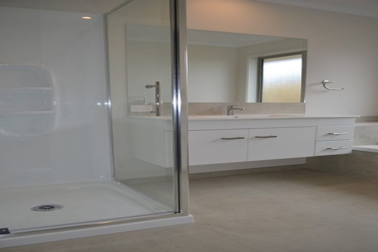 Photo of property in 16 Te Kio Crescent, Papamoa Beach, Papamoa, 3118