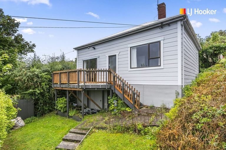 Photo of property in 11 Aitken Place, Mornington, Dunedin, 9011