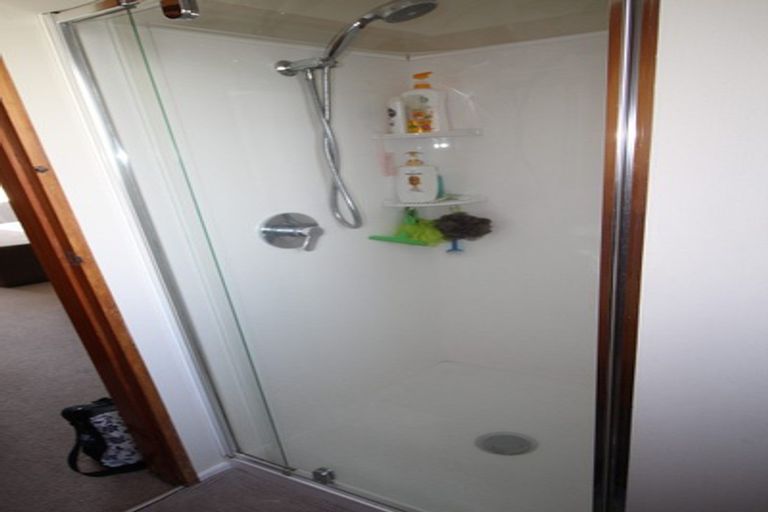 Photo of property in 12 Raglan Avenue, Cloverlea, Palmerston North, 4412