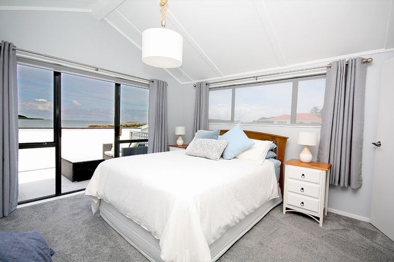 Photo of property in 9 Rosvall Place, Foxton Beach, Foxton, 4815