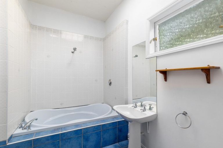 Photo of property in 13 Hawkhurst Road, Lyttelton, 8082