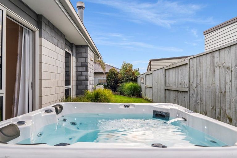 Photo of property in 7 Raiha Street, Papamoa Beach, Papamoa, 3118