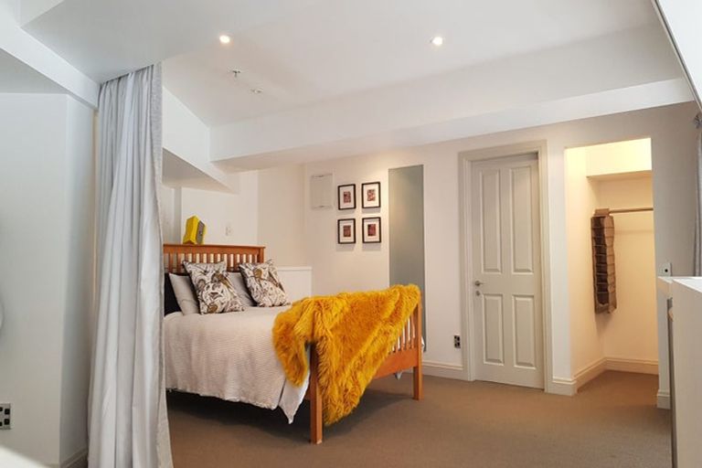 Photo of property in Stadium Garden Flats, 107/107 Thorndon Quay, Pipitea, Wellington, 6011